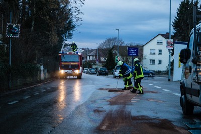 Marbach am Neckar: Baustellenfahrzeug verliert mehrere Liter Oel